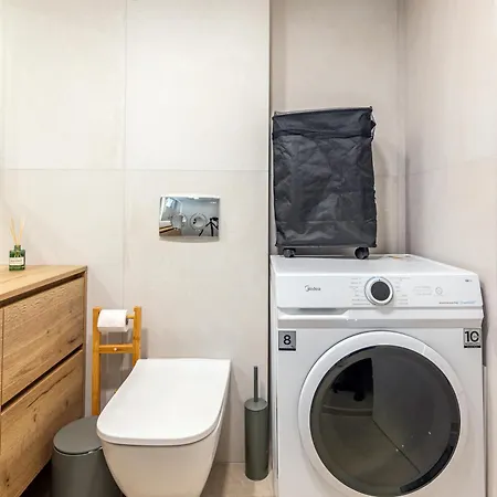 Spacious Downtown Two Bedroom With Private Parking Heraklion (Crete)