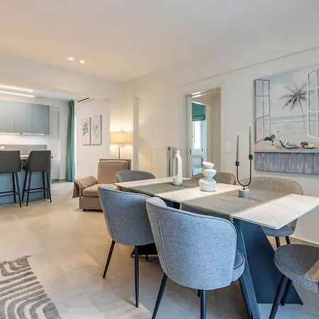 Spacious Downtown Two Bedroom With Private Parking Apartment Heraklion (Crete)