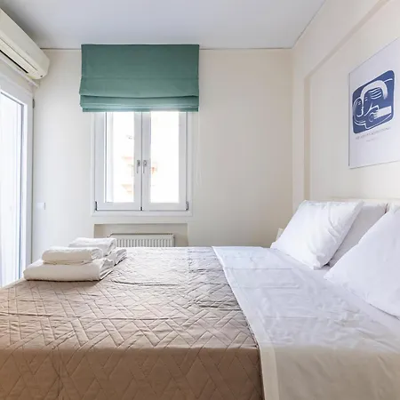 Spacious Downtown Two Bedroom With Private Parking Heraklion (Crete)
