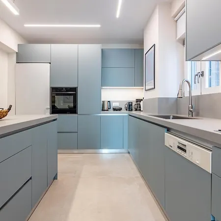 Spacious Downtown Two Bedroom With Private Parking Heraklion (Crete)