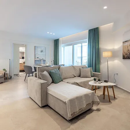 Apartment Spacious Downtown Two Bedroom With Private Parking *