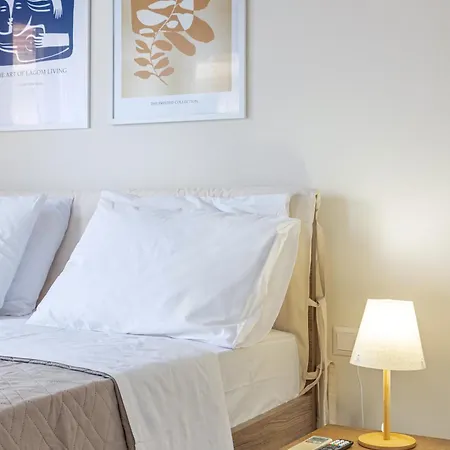 Lejlighed Casa Civique A Modern With Balcony, Parking, Aircon & Elevator *